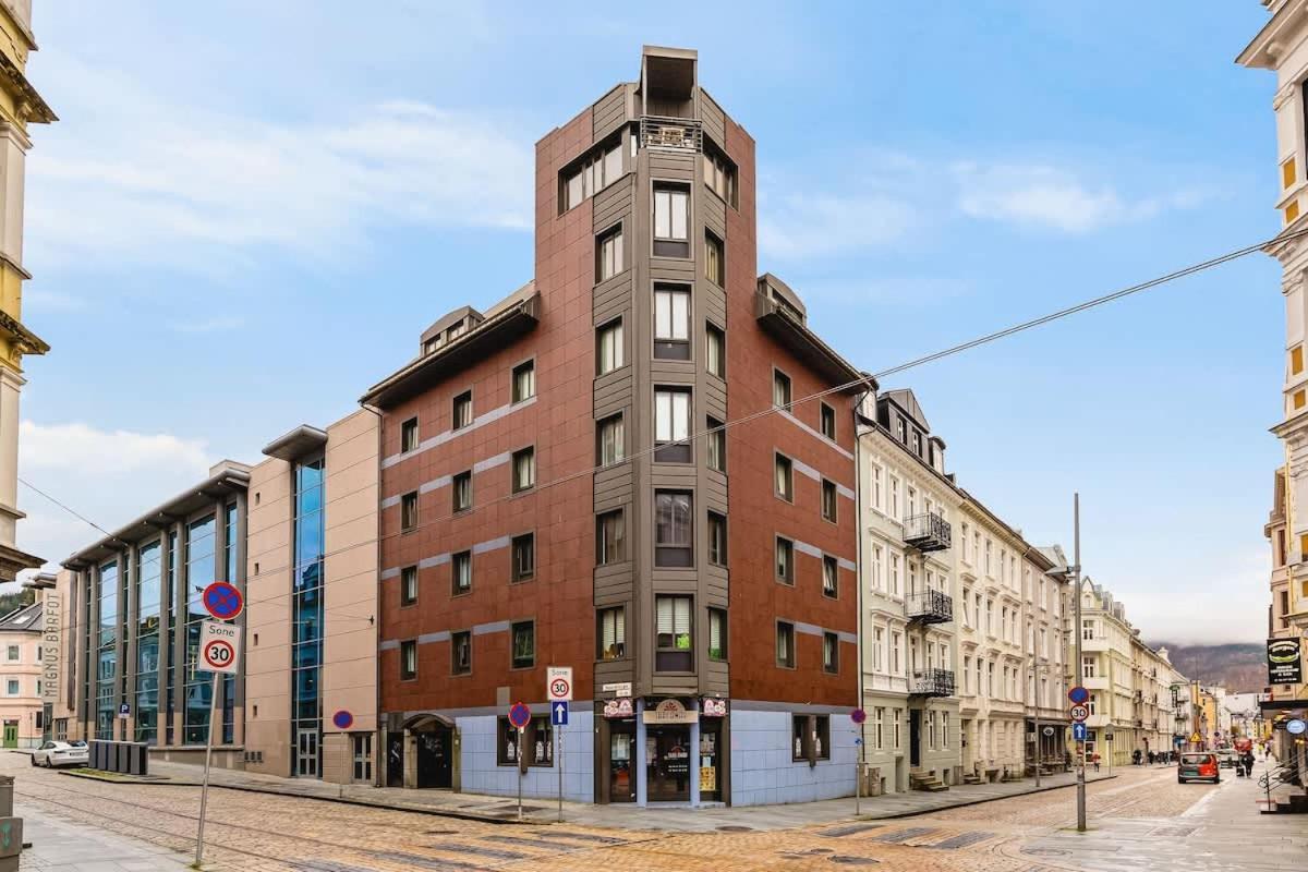 Dinbnb I Penthouse 250m From Center I Privat Balcony Apartamento *